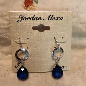 🆕Gorgeous royal blue dangle earrings silver NWT